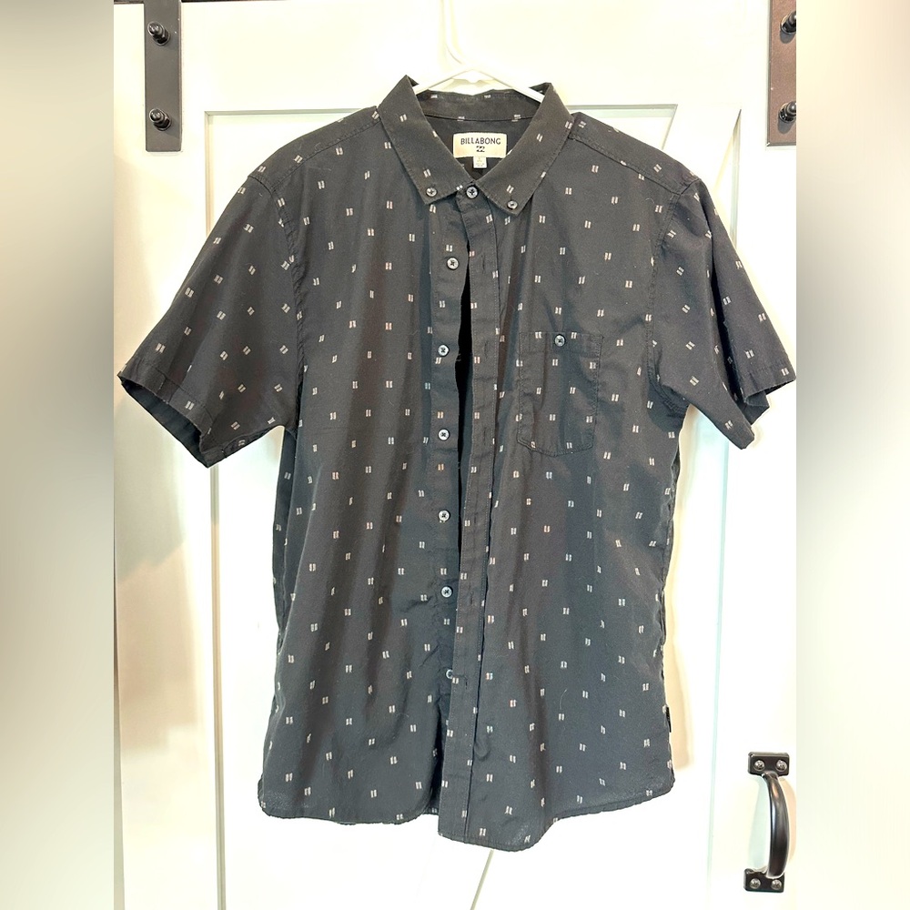 Men’s Billabong L black casual button down shirt